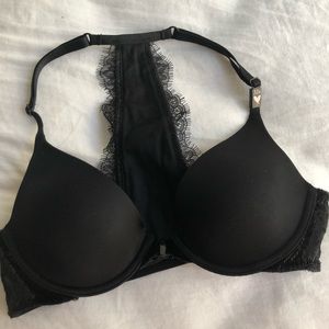 Victoria secret bra. Never worn. 34 B. No padding